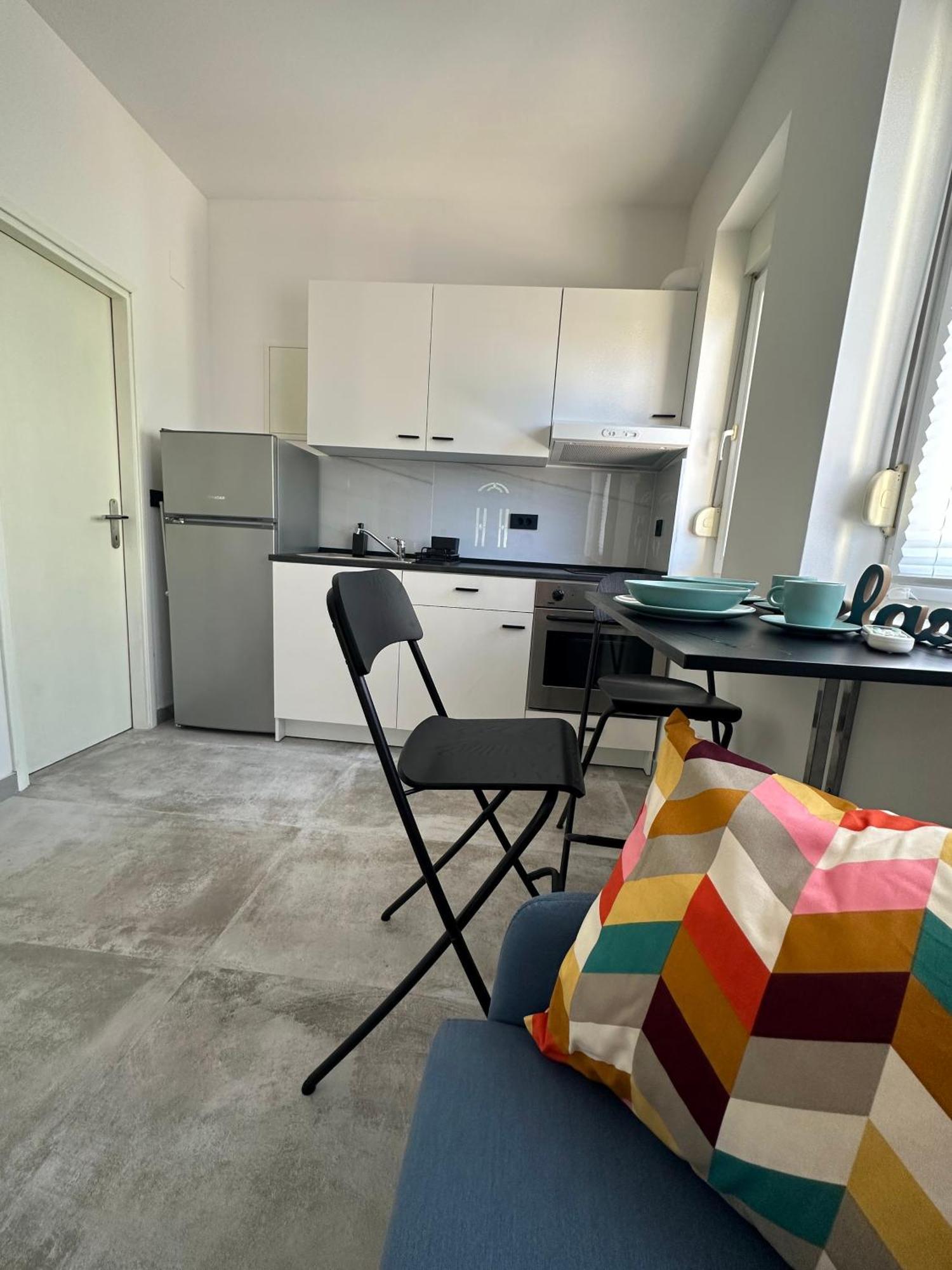 Apartma Roni