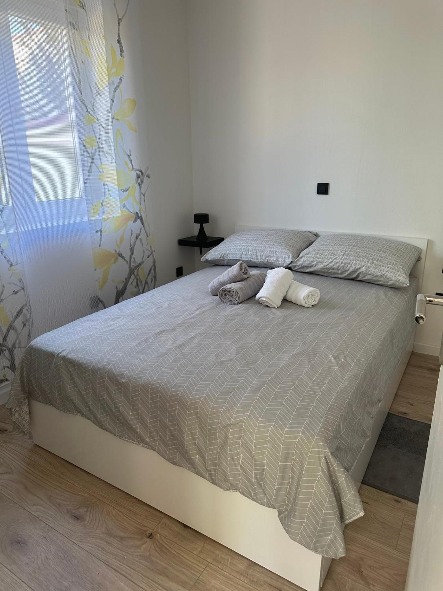 Apartma Roni *