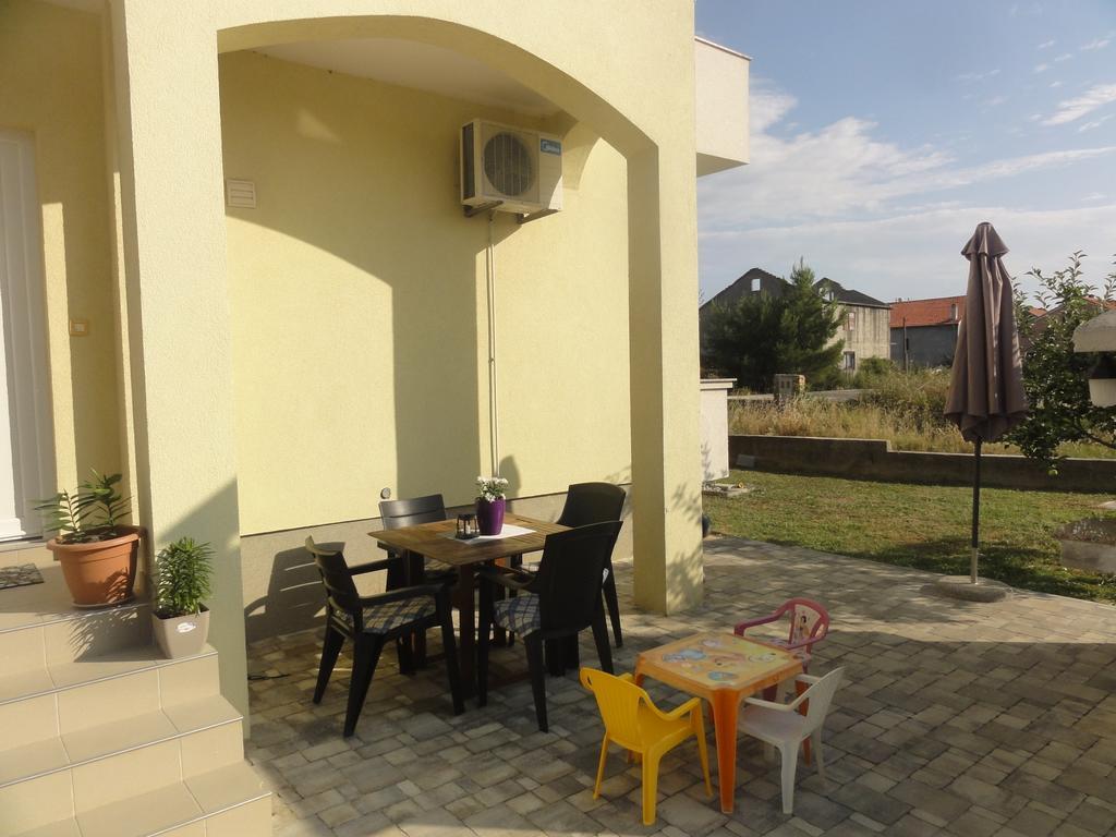 Roni Apartma *