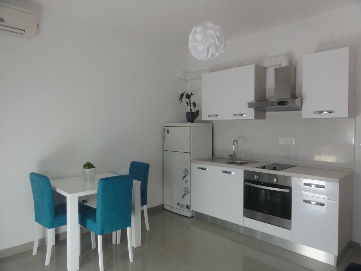 Apartma Roni *